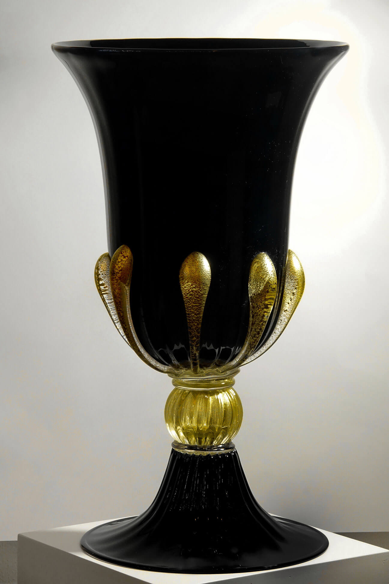 vetro-murano-vaso-moderno-gocce-cristallo-nero