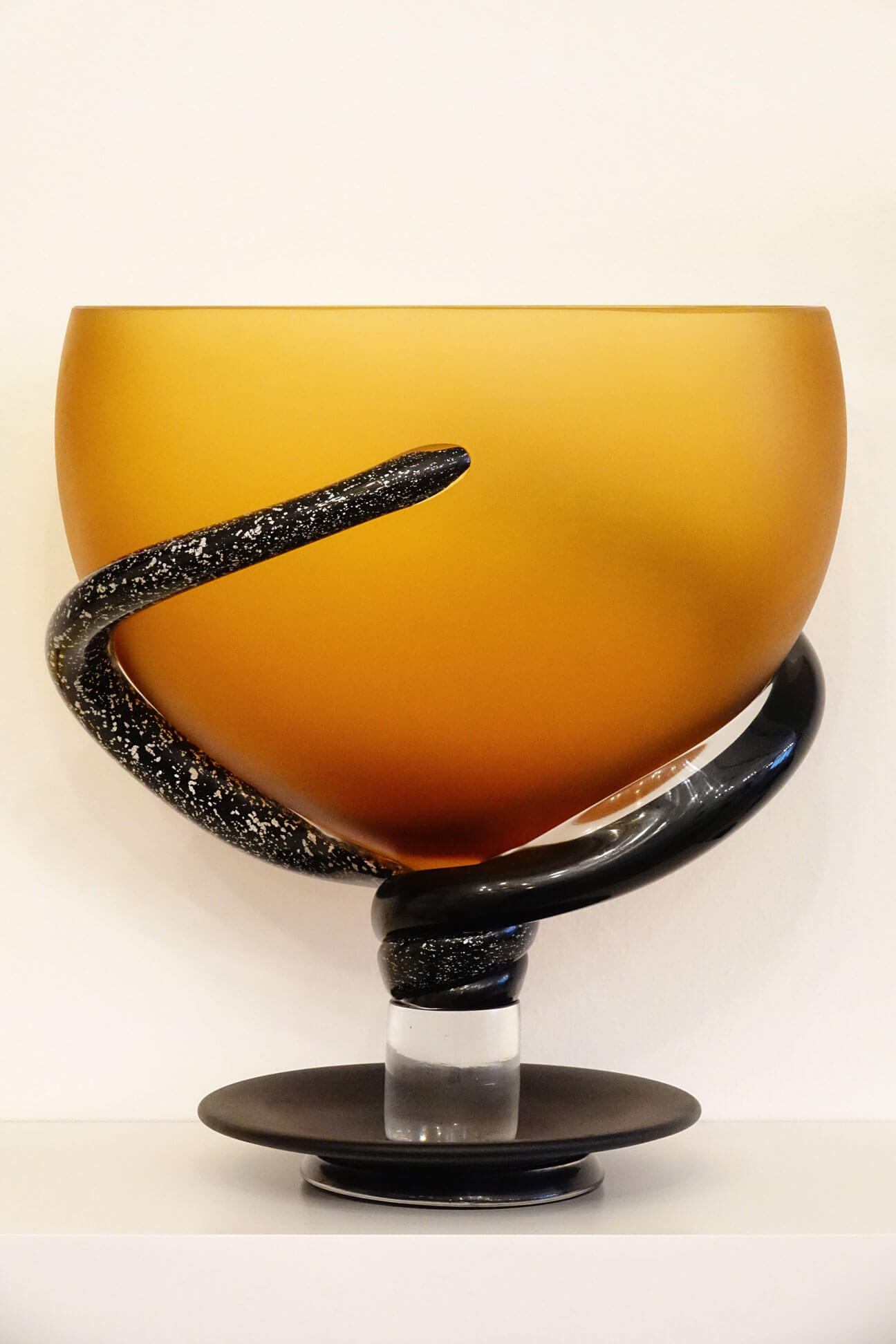 vetro-murano-vaso-moderno-coppa-perigeo-ambra