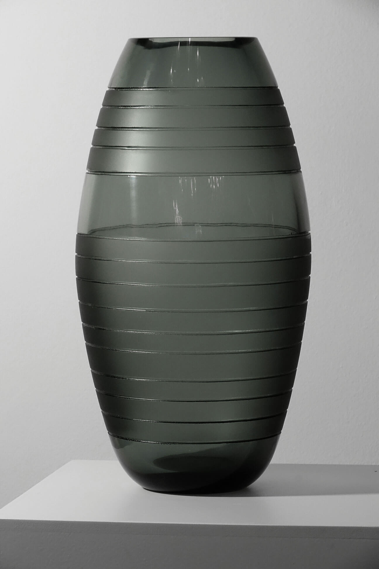 vetro-murano-vaso-moderno-soffiato-battuto