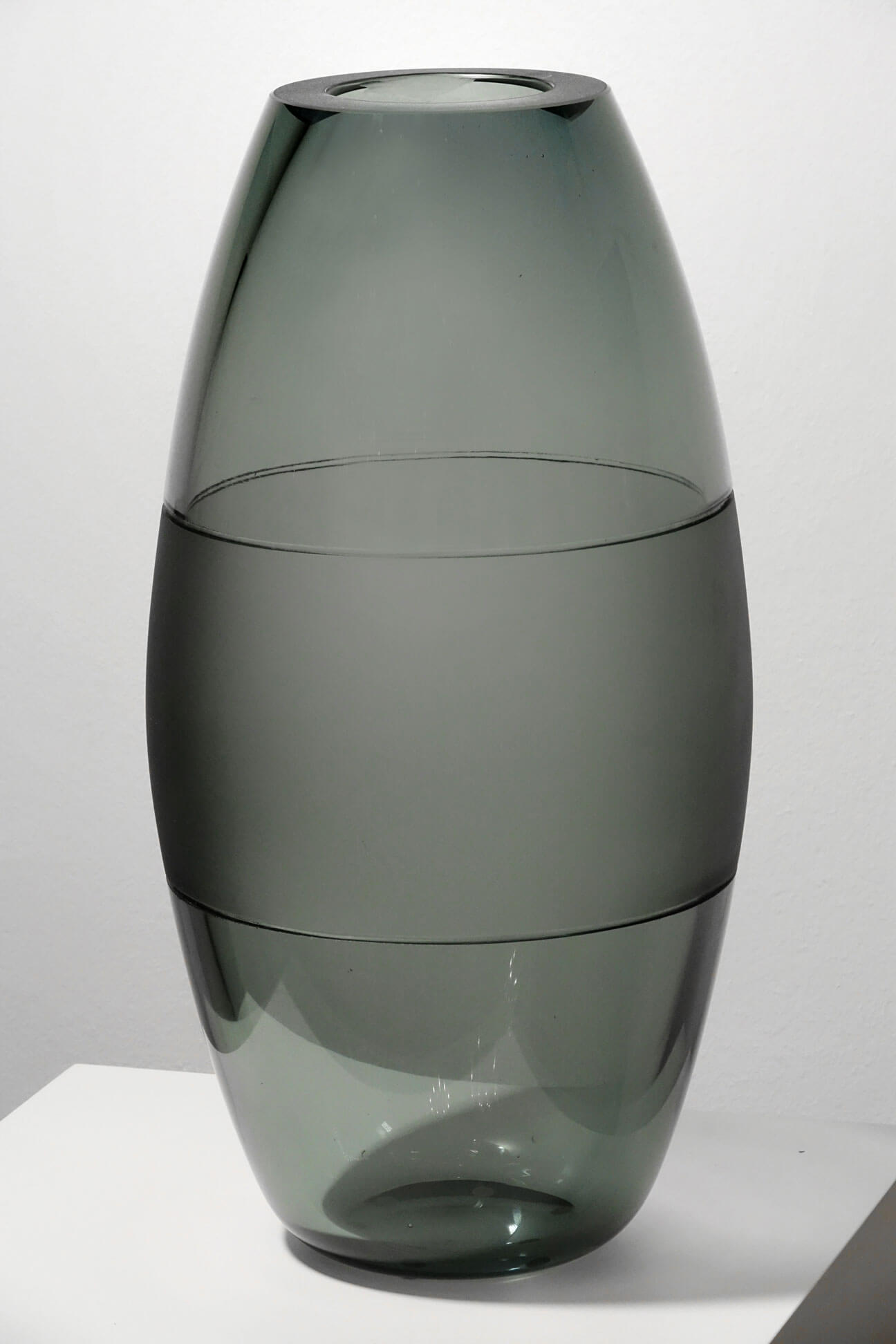 vaso-moderno-vetro-murano-soffiato-battuto